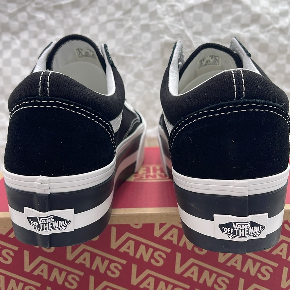 Vans Men’s Platform Sneakers Old Skool Stackform
Smarten Up Black/Wt
VN0009PZBZW - Picture 15 of 16